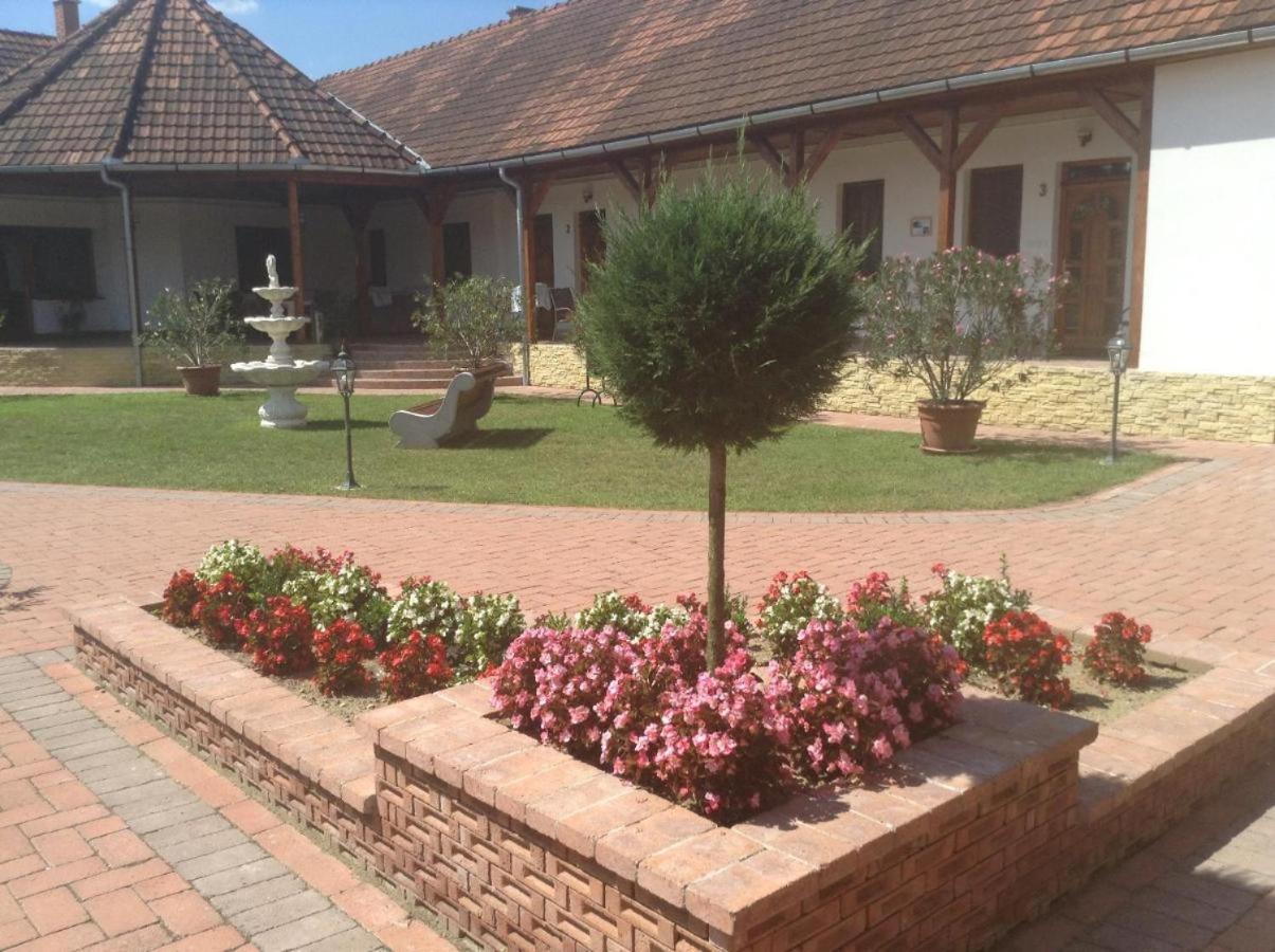 Bornemisza Kuria Wellness Resort Tiszabecs Екстер'єр фото